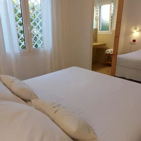 Juanes. Encanto, Privacidad Y Relax. Villa Cala'N Bosch (Menorca)